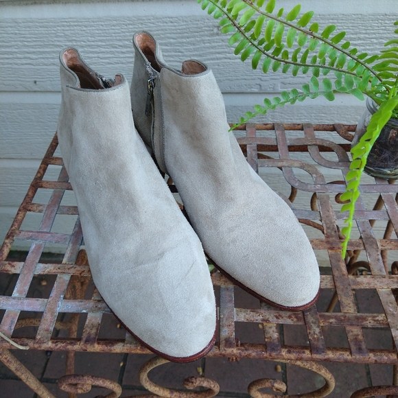 Sam Edelman booties - Picture 3 of 5